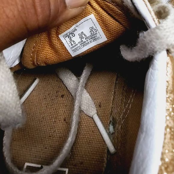 Vans for Youth Size 5 - Picture 6 of 9